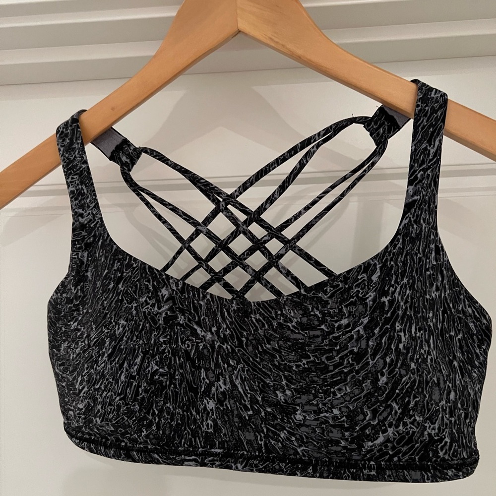 Lululemon Free To Be Wild Sports Bra LIKE NEW